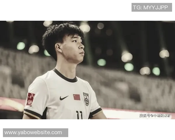 曼城冬窗或引援右后卫视胡桑诺夫表现而定