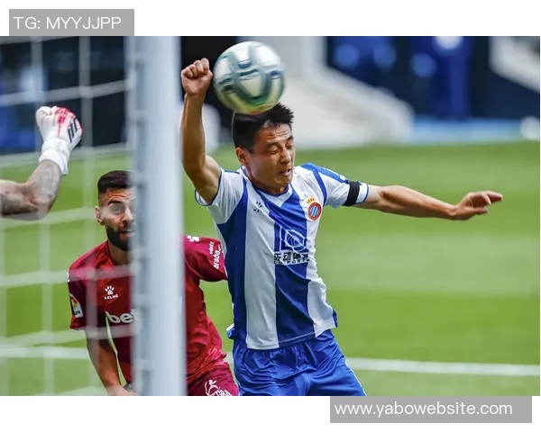 贝尔巴托夫谈舍什科跑位技巧与沟通重要性建议队友积极要球