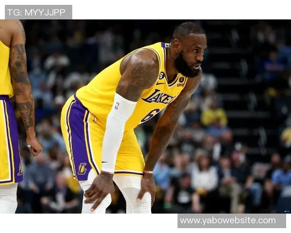 詹姆斯谈球队投篮表现坚信命中率将回暖强调防守是赢球关键 詹姆斯谈球队投篮表现坚信命中率将回暖强调防守是赢球关键