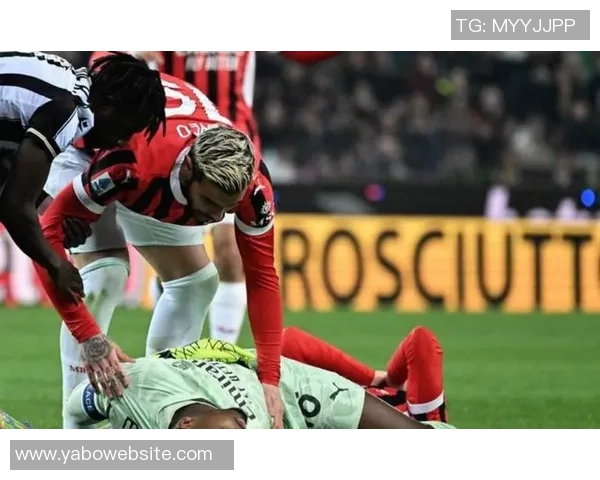 米兰发布意大利超级杯海报迈尼昂莫德里奇拉比奥特齐亮相