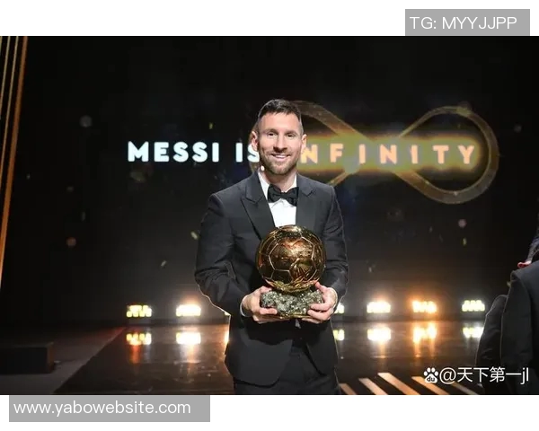 回顾17年前C罗首获金球奖梅西托雷斯紧随其后